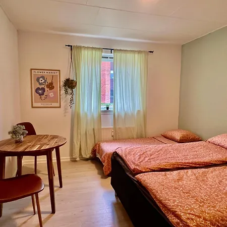 5 Minute Walk To Lego House - N3 - With Private Bathroom Billund